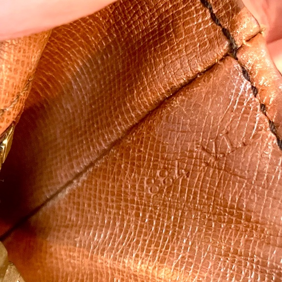 Louis Vuitton Authentic Monogram Chantilly Crossbody Bag - Picture 9 of 12